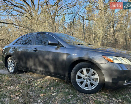 Серый Тойота Камри, объемом двигателя 3.46 л и пробегом 262 тыс. км за 9300 $, фото 2 на Automoto.ua