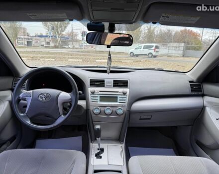 Серый Тойота Камри, объемом двигателя 2.4 л и пробегом 225 тыс. км за 7490 $, фото 16 на Automoto.ua