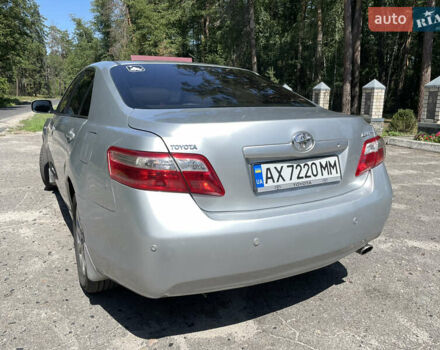 Серый Тойота Камри, объемом двигателя 2.36 л и пробегом 221 тыс. км за 8000 $, фото 15 на Automoto.ua