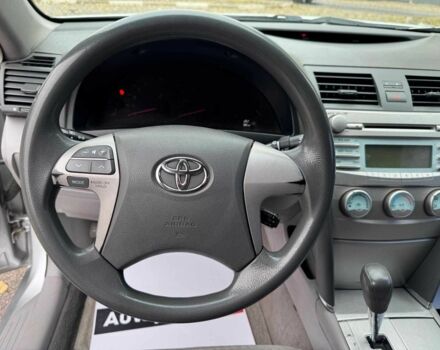 Серый Тойота Камри, объемом двигателя 2.4 л и пробегом 225 тыс. км за 7490 $, фото 20 на Automoto.ua