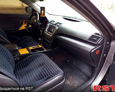 Сірий Тойота Камрі, об'ємом двигуна 2.4 л та пробігом 280 тис. км за 9100 $, фото 6 на Automoto.ua