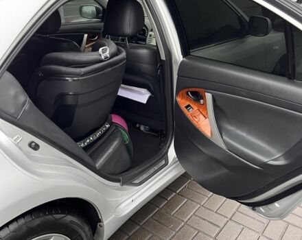 Серый Тойота Камри, объемом двигателя 2.4 л и пробегом 314 тыс. км за 6800 $, фото 13 на Automoto.ua