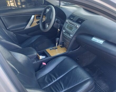 Серый Тойота Камри, объемом двигателя 2.4 л и пробегом 132 тыс. км за 6000 $, фото 5 на Automoto.ua