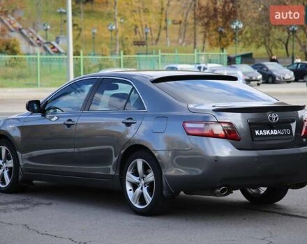 Серый Тойота Камри, объемом двигателя 3.5 л и пробегом 231 тыс. км за 10000 $, фото 3 на Automoto.ua