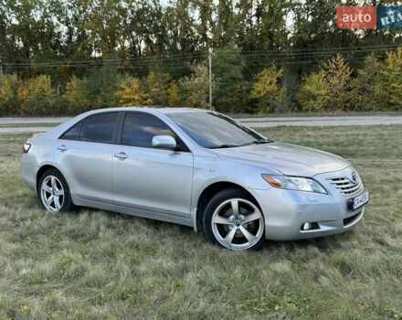 Серый Тойота Камри, объемом двигателя 3.5 л и пробегом 290 тыс. км за 8500 $, фото 1 на Automoto.ua