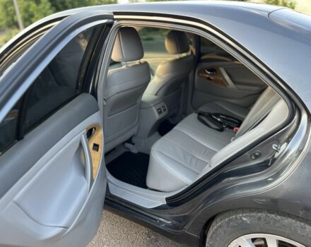 Серый Тойота Камри, объемом двигателя 3.5 л и пробегом 198 тыс. км за 9600 $, фото 5 на Automoto.ua