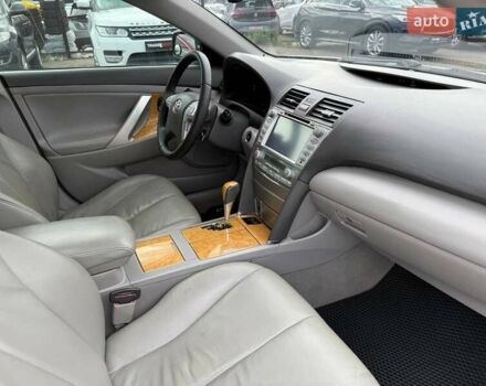 Серый Тойота Камри, объемом двигателя 3.46 л и пробегом 285 тыс. км за 8690 $, фото 26 на Automoto.ua