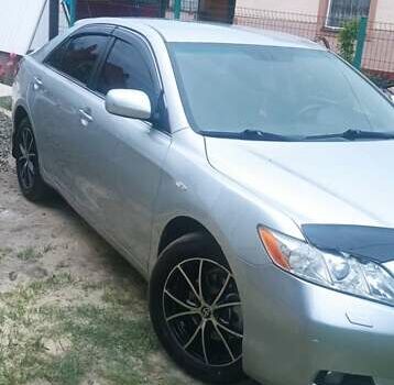 Серый Тойота Камри, объемом двигателя 2.4 л и пробегом 286 тыс. км за 9500 $, фото 24 на Automoto.ua