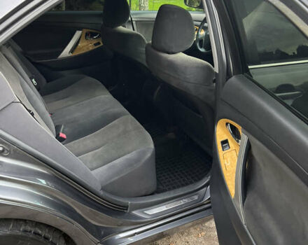 Серый Тойота Камри, объемом двигателя 2.4 л и пробегом 220 тыс. км за 8700 $, фото 50 на Automoto.ua