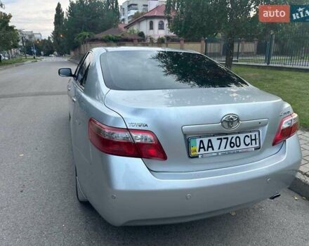 Сірий Тойота Камрі, об'ємом двигуна 2.4 л та пробігом 165 тис. км за 9999 $, фото 3 на Automoto.ua