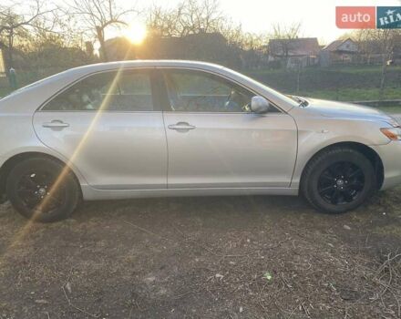 Сірий Тойота Камрі, об'ємом двигуна 3.5 л та пробігом 252 тис. км за 8800 $, фото 4 на Automoto.ua