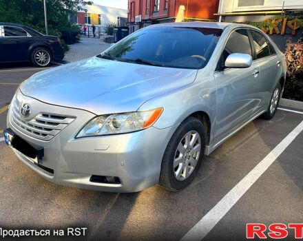 Серый Тойота Камри, объемом двигателя 3.5 л и пробегом 400 тыс. км за 8000 $, фото 1 на Automoto.ua