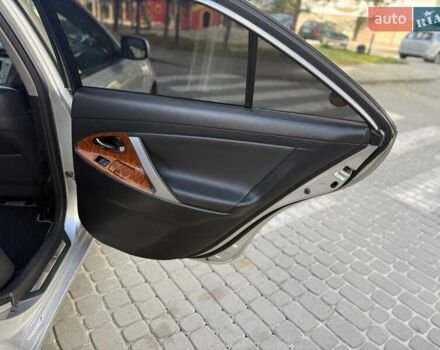 Серый Тойота Камри, объемом двигателя 3.46 л и пробегом 320 тыс. км за 7200 $, фото 13 на Automoto.ua