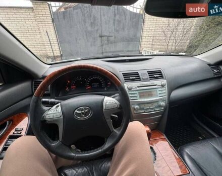 Серый Тойота Камри, объемом двигателя 3.5 л и пробегом 274 тыс. км за 10200 $, фото 17 на Automoto.ua