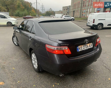 Серый Тойота Камри, объемом двигателя 3.5 л и пробегом 290 тыс. км за 9000 $, фото 1 на Automoto.ua