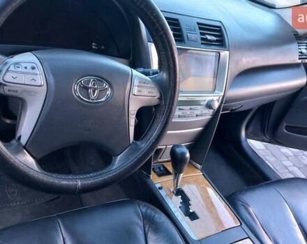 Серый Тойота Камри, объемом двигателя 2.36 л и пробегом 305 тыс. км за 7800 $, фото 37 на Automoto.ua