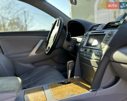 Сірий Тойота Камрі, об'ємом двигуна 3.46 л та пробігом 280 тис. км за 6400 $, фото 10 на Automoto.ua