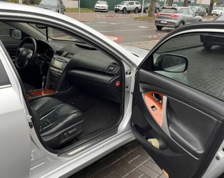 Серый Тойота Камри, объемом двигателя 2.4 л и пробегом 314 тыс. км за 6800 $, фото 16 на Automoto.ua