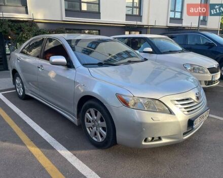 Серый Тойота Камри, объемом двигателя 3.46 л и пробегом 400 тыс. км за 8000 $, фото 1 на Automoto.ua