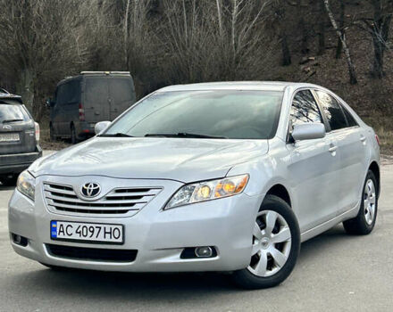 Сірий Тойота Камрі, об'ємом двигуна 2.4 л та пробігом 191 тис. км за 8300 $, фото 1 на Automoto.ua