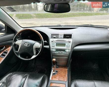 Сірий Тойота Камрі, об'ємом двигуна 3.5 л та пробігом 299 тис. км за 6900 $, фото 29 на Automoto.ua