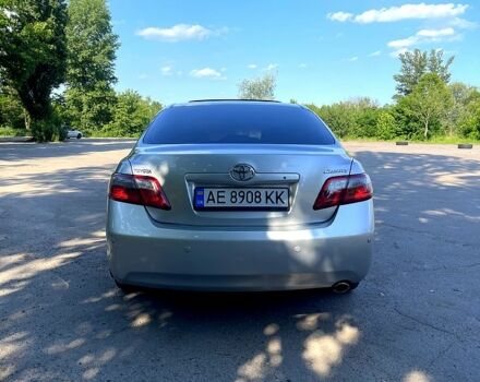 Серый Тойота Камри, объемом двигателя 2.4 л и пробегом 275 тыс. км за 9500 $, фото 1 на Automoto.ua