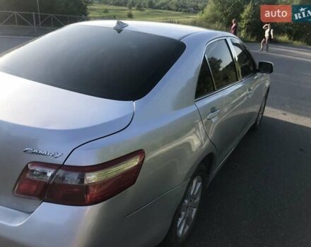 Сірий Тойота Камрі, об'ємом двигуна 2.4 л та пробігом 321 тис. км за 5600 $, фото 3 на Automoto.ua