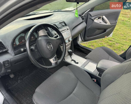 Сірий Тойота Камрі, об'ємом двигуна 2.36 л та пробігом 350 тис. км за 7800 $, фото 7 на Automoto.ua