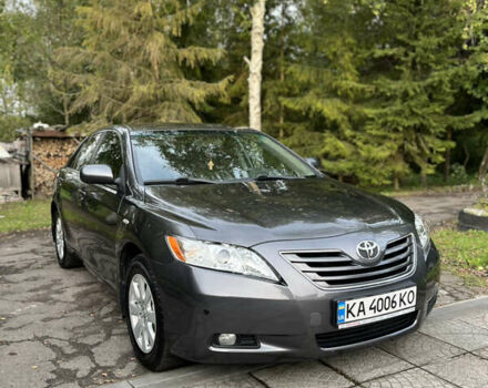 Серый Тойота Камри, объемом двигателя 2.4 л и пробегом 220 тыс. км за 8700 $, фото 27 на Automoto.ua