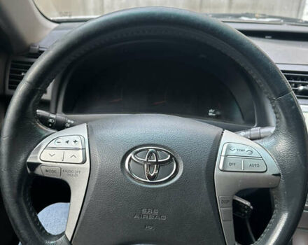 Сірий Тойота Камрі, об'ємом двигуна 2.4 л та пробігом 297 тис. км за 8500 $, фото 5 на Automoto.ua