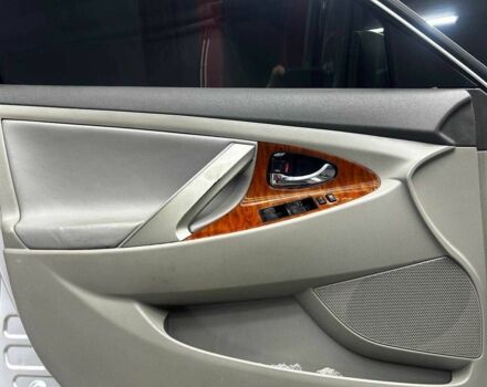 Сірий Тойота Камрі, об'ємом двигуна 3.5 л та пробігом 226 тис. км за 8500 $, фото 7 на Automoto.ua