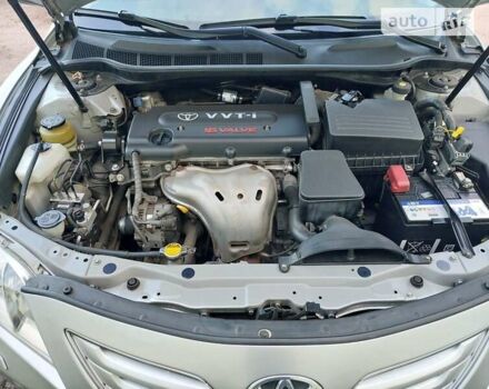 Серый Тойота Камри, объемом двигателя 2.4 л и пробегом 177 тыс. км за 12200 $, фото 5 на Automoto.ua