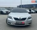 Серый Тойота Камри, объемом двигателя 2.4 л и пробегом 320 тыс. км за 5990 $, фото 12 на Automoto.ua