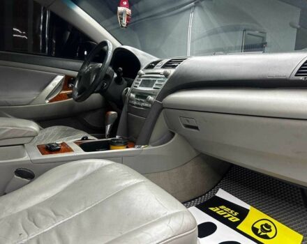 Сірий Тойота Камрі, об'ємом двигуна 3.5 л та пробігом 226 тис. км за 8500 $, фото 23 на Automoto.ua