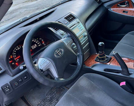 Серый Тойота Камри, объемом двигателя 2.36 л и пробегом 334 тыс. км за 5999 $, фото 4 на Automoto.ua