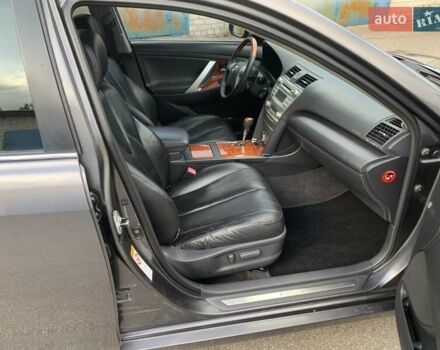 Серый Тойота Камри, объемом двигателя 3.5 л и пробегом 264 тыс. км за 8700 $, фото 13 на Automoto.ua