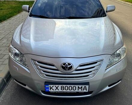 Серый Тойота Камри, объемом двигателя 2.4 л и пробегом 223 тыс. км за 10700 $, фото 1 на Automoto.ua