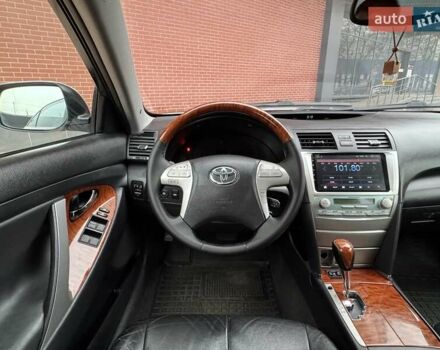 Серый Тойота Камри, объемом двигателя 3.5 л и пробегом 223 тыс. км за 8300 $, фото 34 на Automoto.ua