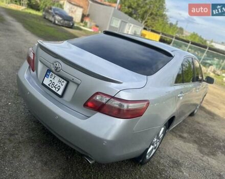 Серый Тойота Камри, объемом двигателя 2.4 л и пробегом 270 тыс. км за 8300 $, фото 4 на Automoto.ua