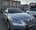 Серый Тойота Камри, объемом двигателя 2.4 л и пробегом 360 тыс. км за 6500 $, фото 1 на Automoto.ua