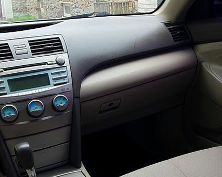 Серый Тойота Камри, объемом двигателя 2.4 л и пробегом 228 тыс. км за 6800 $, фото 7 на Automoto.ua