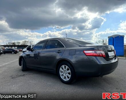 Серый Тойота Камри, объемом двигателя 2.4 л и пробегом 227 тыс. км за 9000 $, фото 3 на Automoto.ua