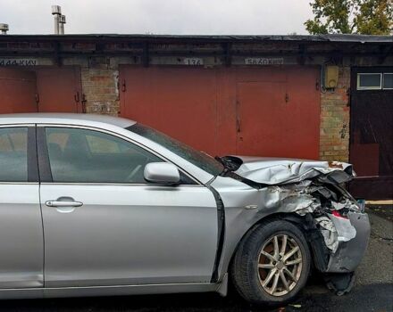 Серый Тойота Камри, объемом двигателя 2.4 л и пробегом 176 тыс. км за 3500 $, фото 1 на Automoto.ua