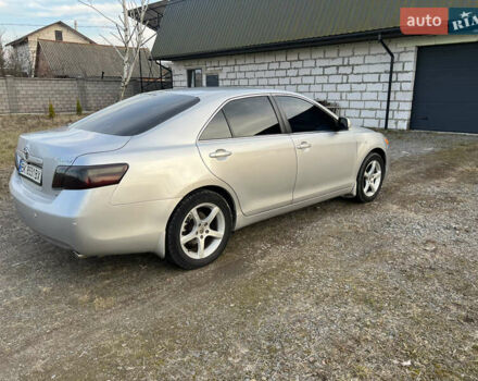 Серый Тойота Камри, объемом двигателя 3.5 л и пробегом 326 тыс. км за 14700 $, фото 3 на Automoto.ua