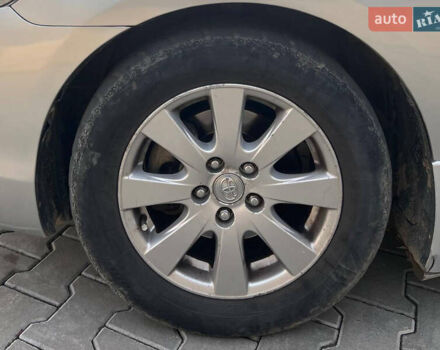 Серый Тойота Камри, объемом двигателя 2.4 л и пробегом 350 тыс. км за 7900 $, фото 7 на Automoto.ua