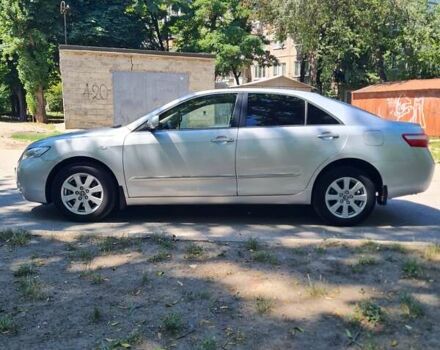 Серый Тойота Камри, объемом двигателя 2.36 л и пробегом 230 тыс. км за 7300 $, фото 2 на Automoto.ua