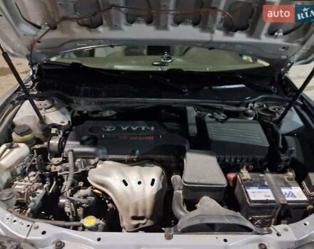 Сірий Тойота Камрі, об'ємом двигуна 2.4 л та пробігом 352 тис. км за 8100 $, фото 13 на Automoto.ua