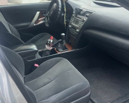 Сірий Тойота Камрі, об'ємом двигуна 2.4 л та пробігом 370 тис. км за 6200 $, фото 7 на Automoto.ua