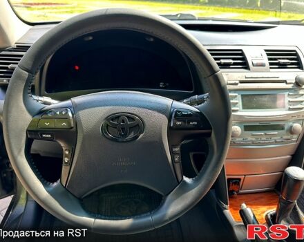 Сірий Тойота Камрі, об'ємом двигуна 2.4 л та пробігом 281 тис. км за 6300 $, фото 6 на Automoto.ua