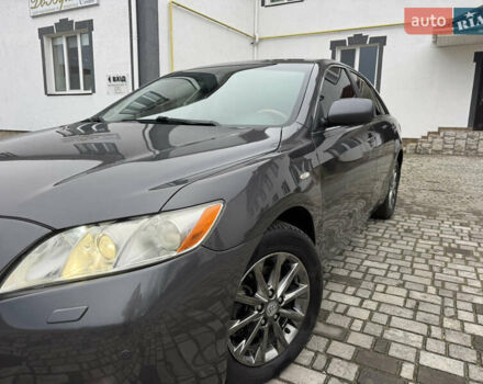 Сірий Тойота Камрі, об'ємом двигуна 3.46 л та пробігом 400 тис. км за 8800 $, фото 2 на Automoto.ua